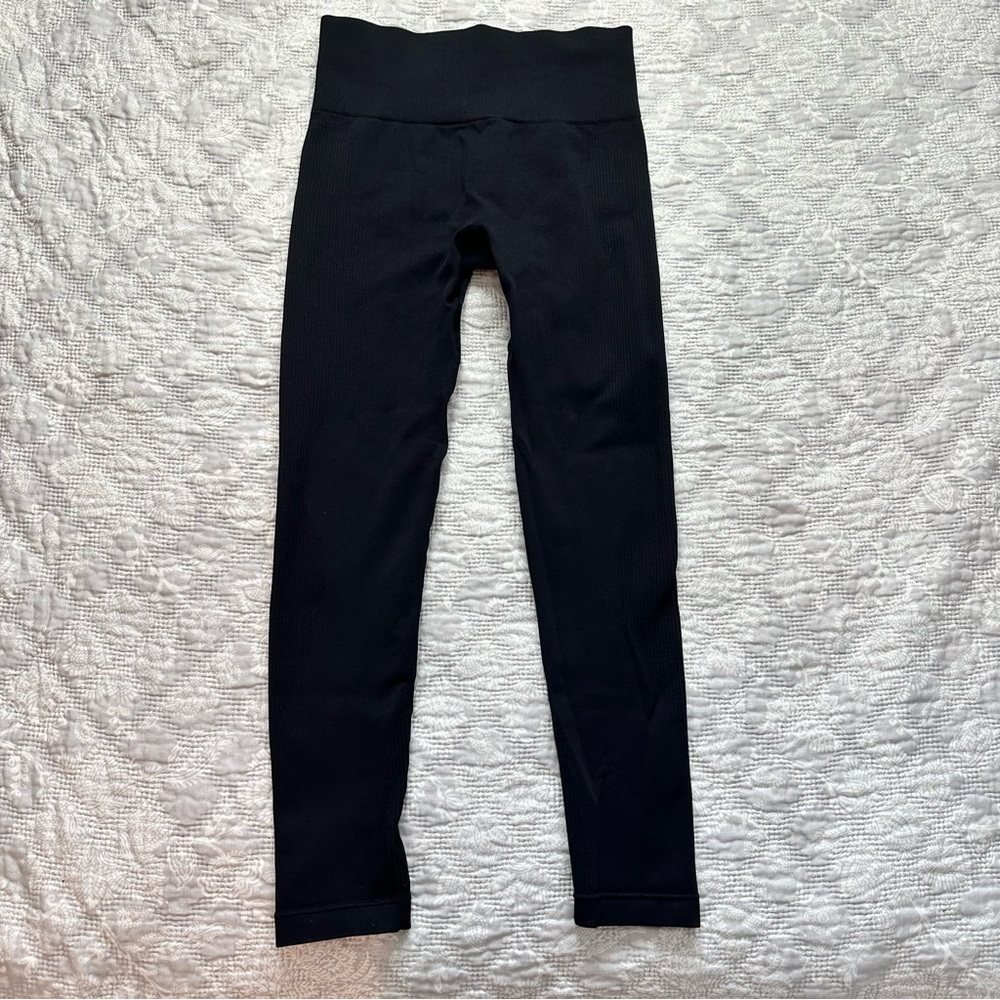 Acta Wear Black Ribbed Leggings